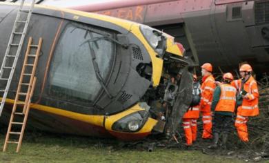 وقوع حادث لقطار فائق السرعة في شمال غرب انجلترا 
