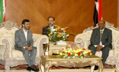 الرئيس الإيراني محمود أحمدي نجاد ونظيره السوداني عمر حسن البشير