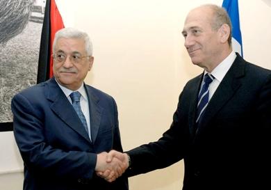 رئيس الوزراء الإسرائيلي إيهود أولمرت والرئيس الفلسطيني محمود عباس
