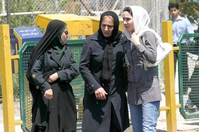 اجراءات امنية مشددة حول الزي المحتشم للمرأة في ايران