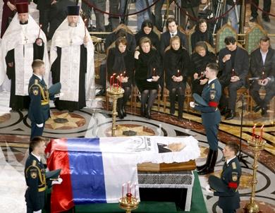 الصلاة على روح الرئيس الروسي السابق بوريس يلتسن في الكنيسة