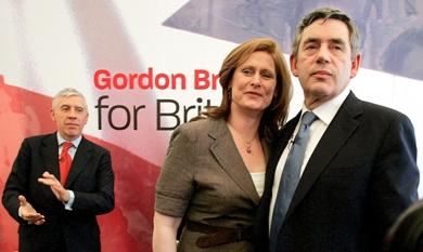 وزير المالية البريطاني غوردن براون مع زوجته ساره