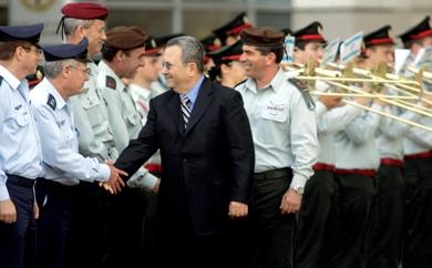وزير الدفاع الاسرائيلي الجديد إيهود باراك