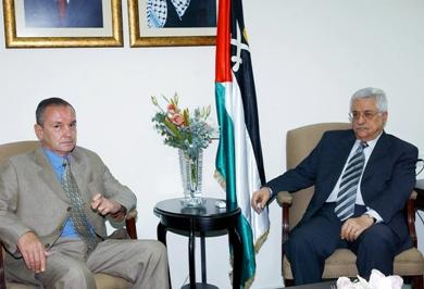 الرئيس الفلسطيني محمود عباس مع الوفد الروسي