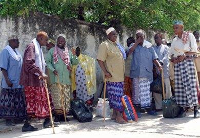 شيوخ القبائل الصوماليون قبل بدء المؤتمر أمس