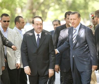 رئيس الوزراء العراقي نوري المالكي مع نظيره التركي رجب طيب اردوغان