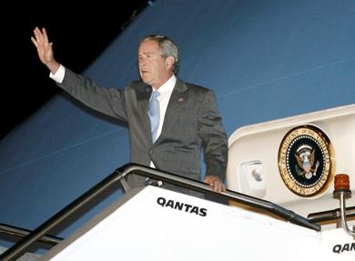 أثناء وصول الرئيس الامريكي جورج بوش سدني