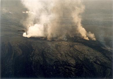 صور حديثة للانفجار البركاني وتدفق الحمم في جزيرة جبل الطير