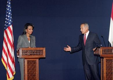 وزير الخارجية أحمد أبو الغيط في مؤتمر صحفي مشترك مع وزيرة الخارجية الأمريكية كوندوليزا رايس