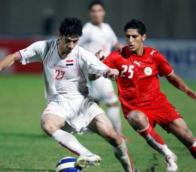 لقطة من مباراة البحرين وسوريا