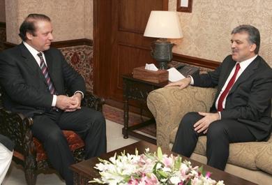 الرئيس التركي عبدالله جول مع نواز شريف