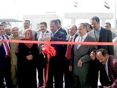 الأخ رئيس الوزراء أثناء افتتاح مبنى مجمع النيابات أمس
