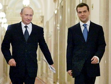النائب الاول لرئيس الوزراء الروسي ديمتري ميدفيديف مع الرئيس الروسي فلاديمير بوتين
