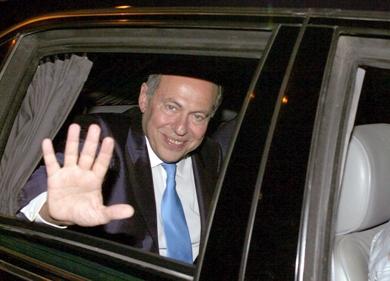 آميل لحود أثناء مغادرته الرئاسة اللبنانية