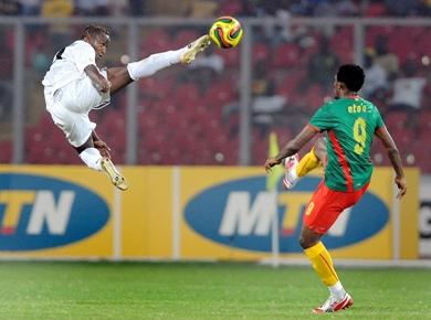 لقطة من مباراة زامبيا والكاميرون