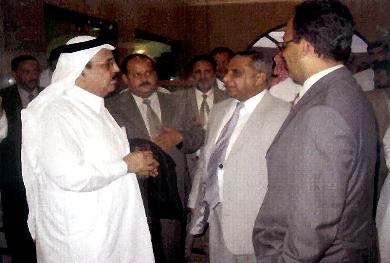 محافظ حضرموت الأسبق مع رئيس الجامعة السعودية