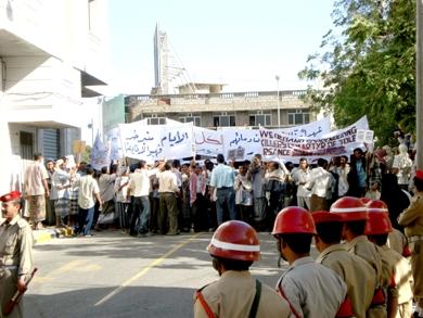 صور للاعتصام والمسيرة السلمية الكبرى التي شهدتها عدن أمس