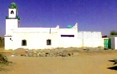 مسجد امقاع آيل للسقوط وبحاجة إلى إعادة بنائه ليتسع للأهالي