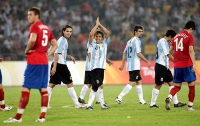 فرحة المنتخب الاولمبي الارجنتيني على منتخب صربيا أمس