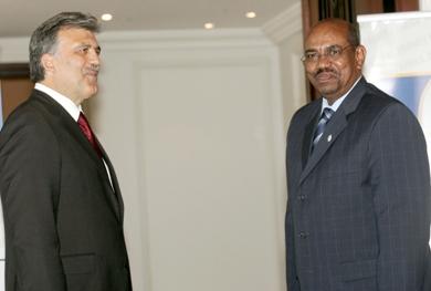 الرئيس السوداني عمر حسن البشير والرئيس التركي عبدالله جول