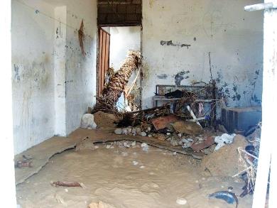 الأضرار التي خلفها سيل وادي شحير في إحدى البيوت بمدينة شحير
