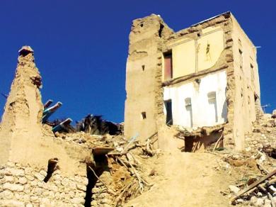 آثار الأضرار على منازل في وادي عوج