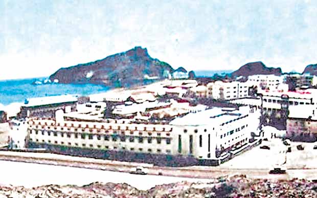 مدرسة )الانجلو - الجزراتية( التي أقيمت عام 1920 م
