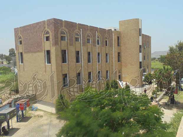 أحد مباني فرع جامعة تعز بالتربة