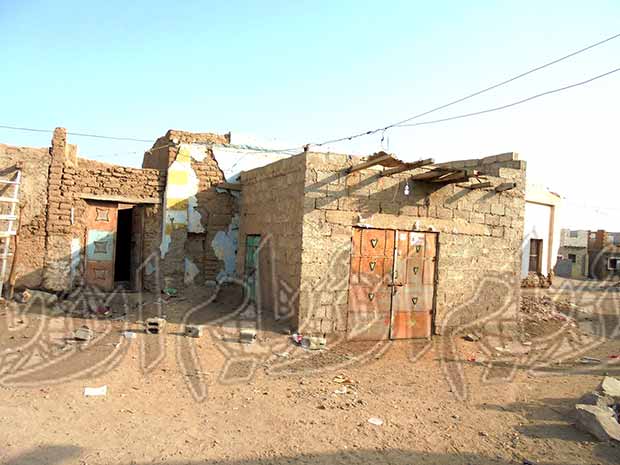 موقع عملية القتل للمواطن الدقف أمام الكشك وبجانبه منزله بقرية سفيان