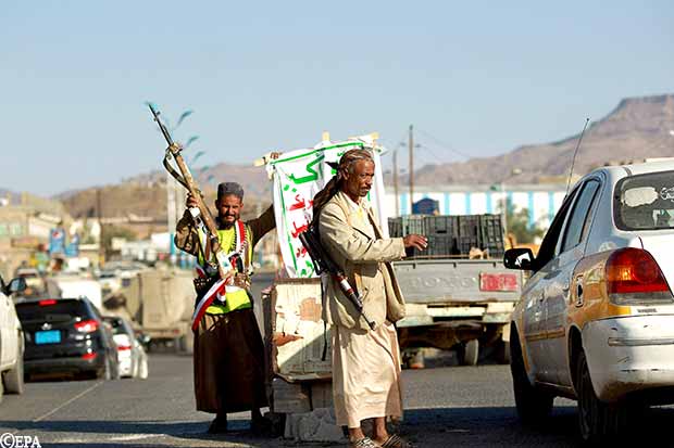 نقطة تفتيش للحوثيين في أحد شوارع صنعاء