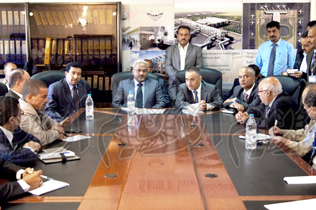 جلسة جماعية مع وزير النقل المهندس بدر باسلمة