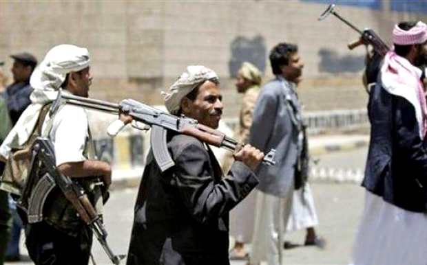 جماعة من الحوثيين المسلحين