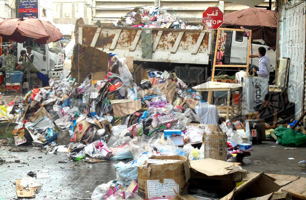 كمية القمامة المتراكمه في السوق