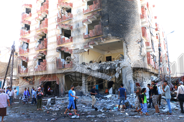 واجهة مبنى وزارة المالية بخورمكسر الذي استهدفه التفجير