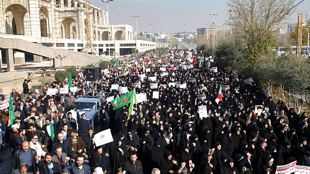 جانب أخر من مسيرة حاشدة في شوارع ايران