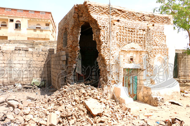 منزل الام وطفلها الذي اصابته نيران الحوثي