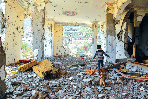 جانب أخر من الدمار في تعز اثر القصف الحوثي 