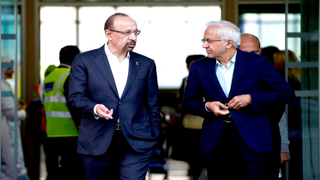 وزير النفط السعودي خالد الفالح يصل إلى الهند للمشاركة في الزفاف-رويترز