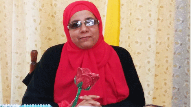 مديرة المدرسة الأستاذة عزة عبدالملك