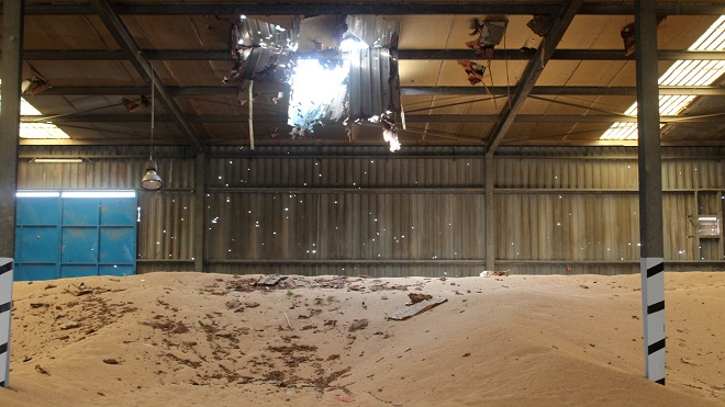 مخازن القمح التي استهدفها المليشيات الحوثية في الحديدة