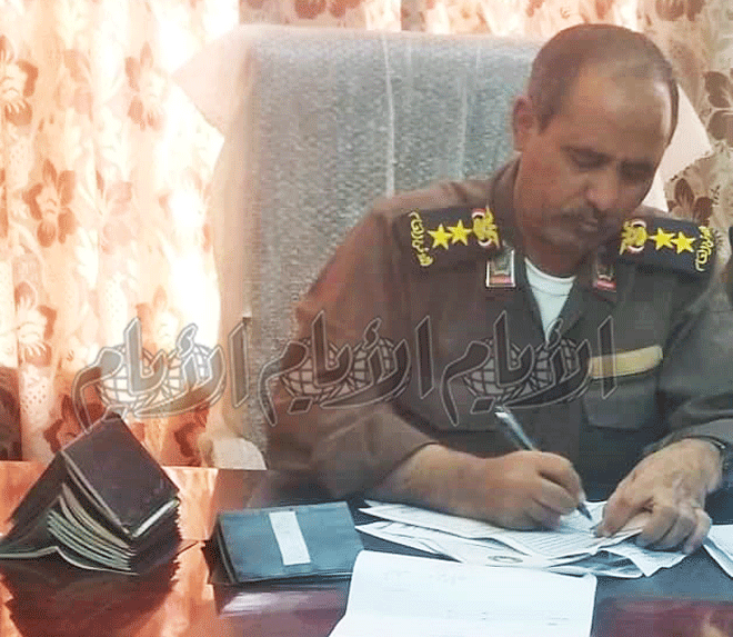 العقيد محمد بن معروف مدير مصلحة الهجرة والجوازات في المحافظة