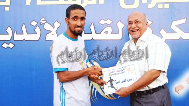 لاعب الجزيرة عبدالرحمن حبش يحصد لقب أفضل لاعب في مباراة الجزيرة والروضة