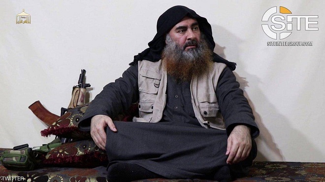 زعيم داعش "البغدادي" خلال ظهوره في الفيديو الذي بثه التنظيم أمس