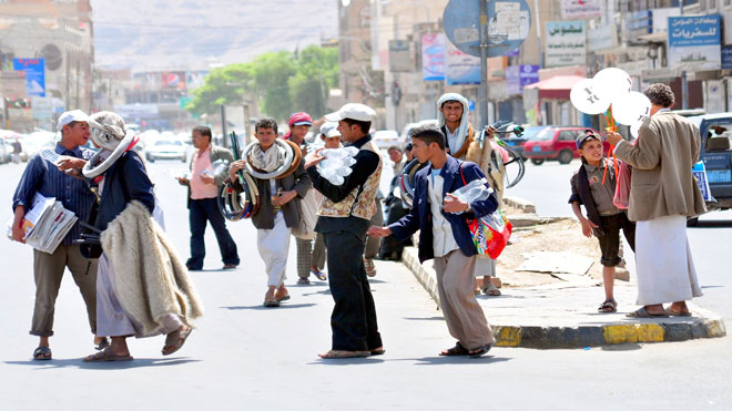 ضيق العيش يجبر الأطفال في اليمن على العمل