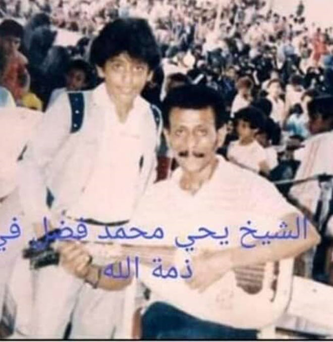 يحيى محمد فضل مع الطفل الموهوب عبود خواجه