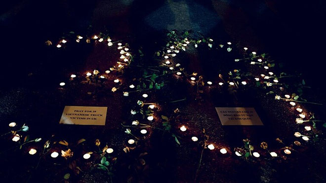 أهالي العاصمة هانوي يوقدون 39 شمعة تكريما لذكرى ضحايا الحادث