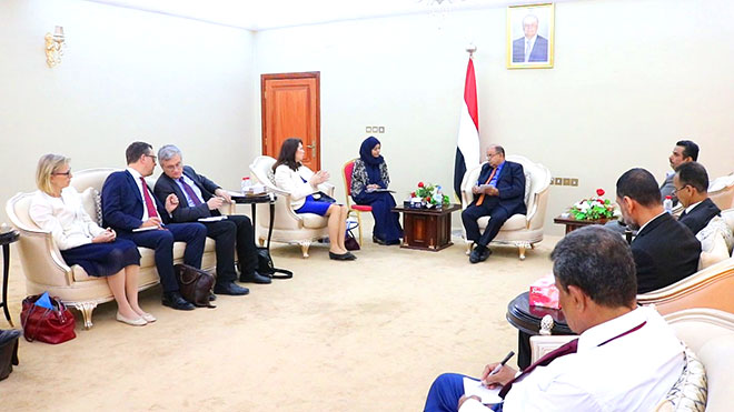 وزيرة الخارجية السويدية السيدة آن ليندي خلال لقاءها الحكومة اليمنية