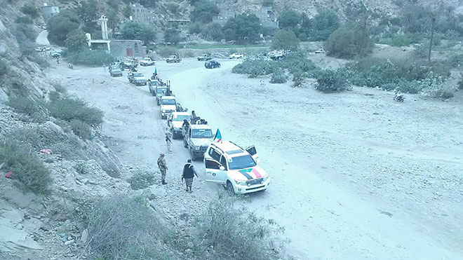 اللواء الرابع حزم يستعرض قواته ردا على استفزازات الحوثي والإصلاح