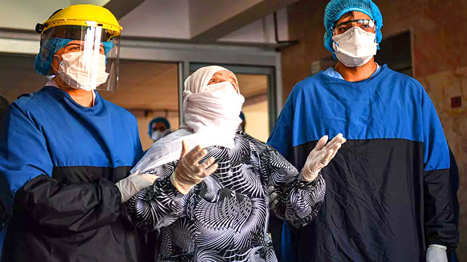 مستشفى في تركيا يرى أملا بعد تعافي مريضة عمرها 93 عاما من كورونا