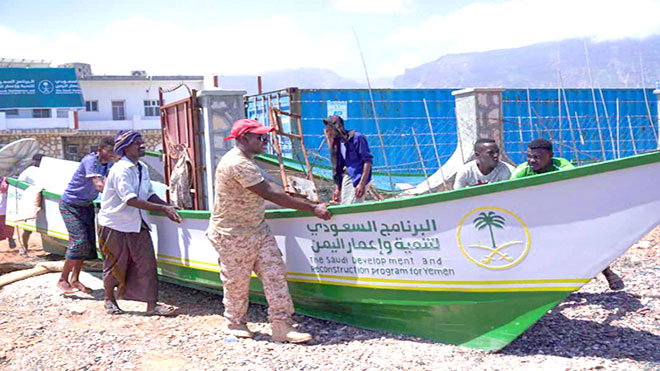 "إعمار اليمن" يسلم الدفعة الثانية من قوارب الصيد للمتضررين في سقطرى